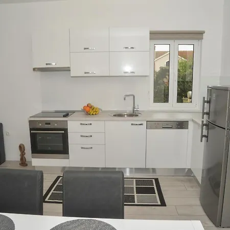 Apartment Mavra-kukljica *