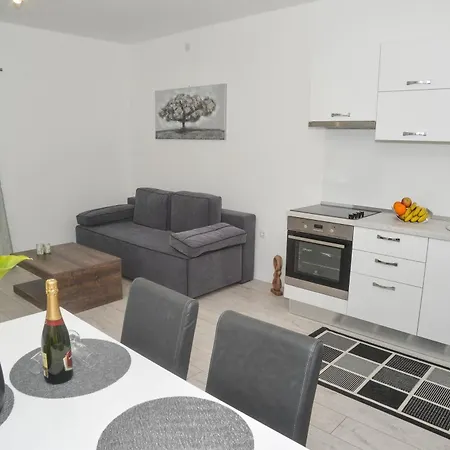 Apartment Mavra-kukljica