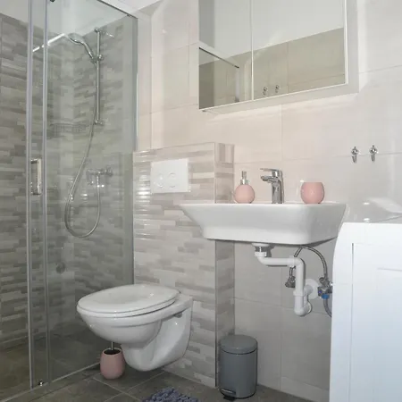 Mavra-kukljica * Kukljica