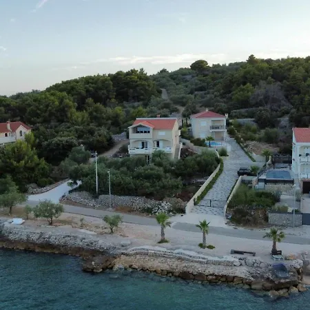 Mavra-kukljica Apartment Kukljica